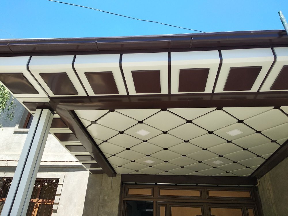 Отделка потолка