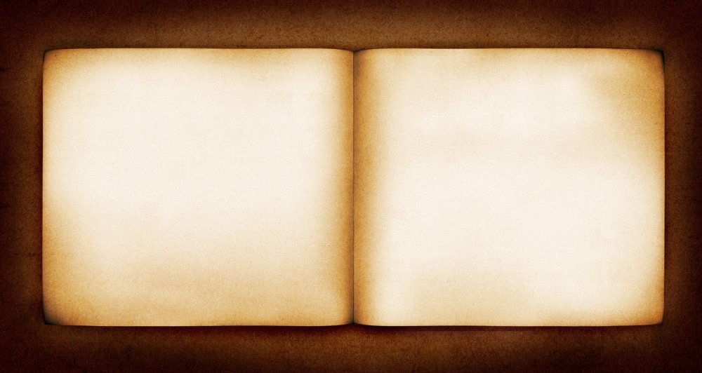 Открытый старинный альбом