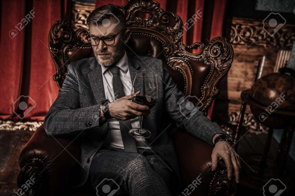 Джентльмен в кресле