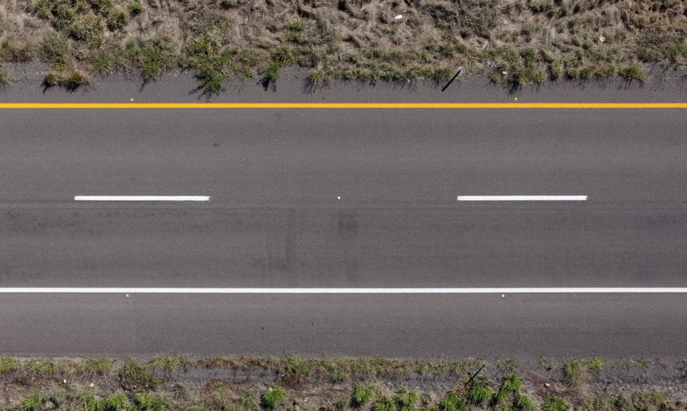 Дорога сбоку сверху