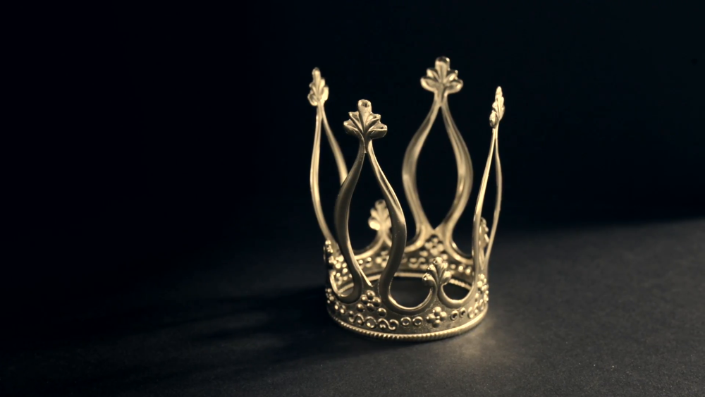 Картина корона на черном фоне