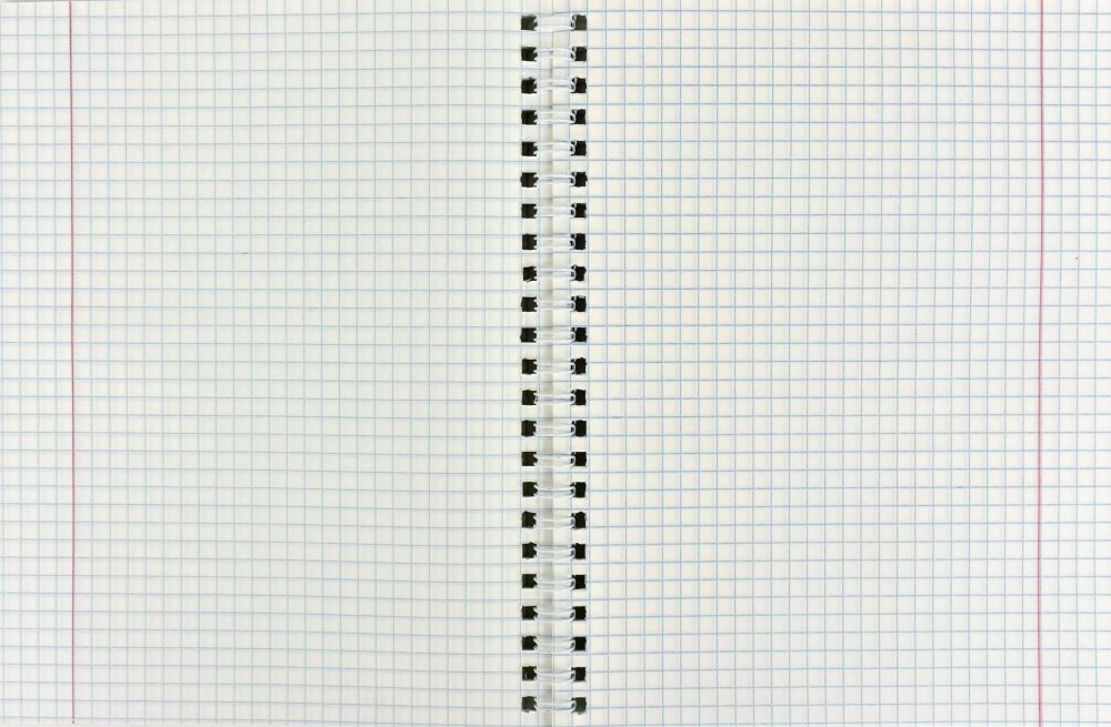 Лист тетрадного листа в клетку