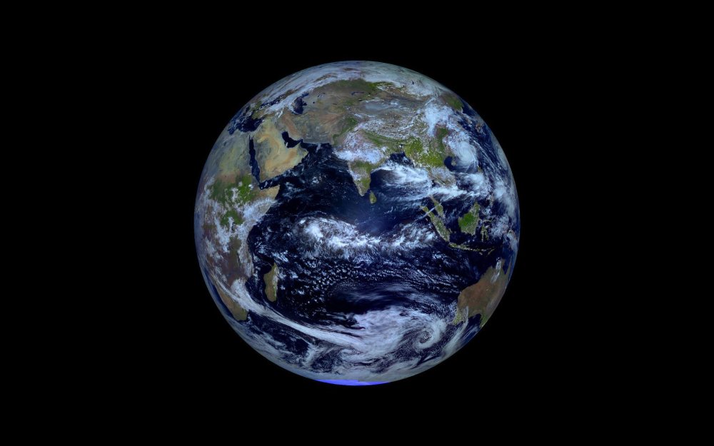 Планета на темном фоне