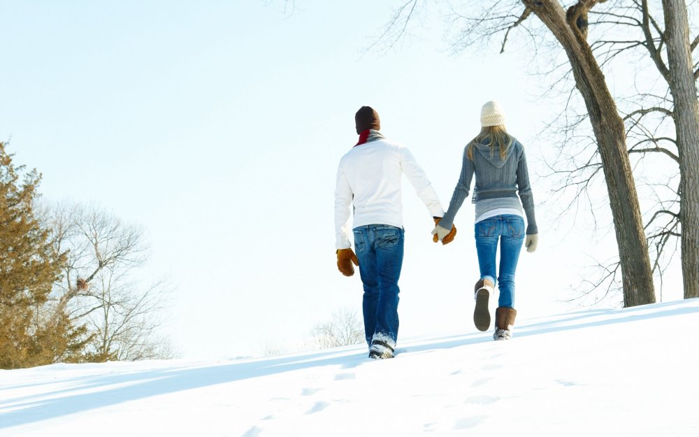 Влюбленные на дороге