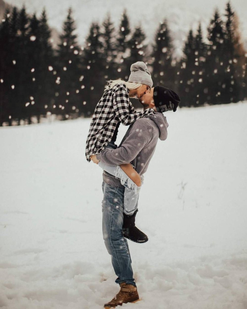 Влюбленные под снегом