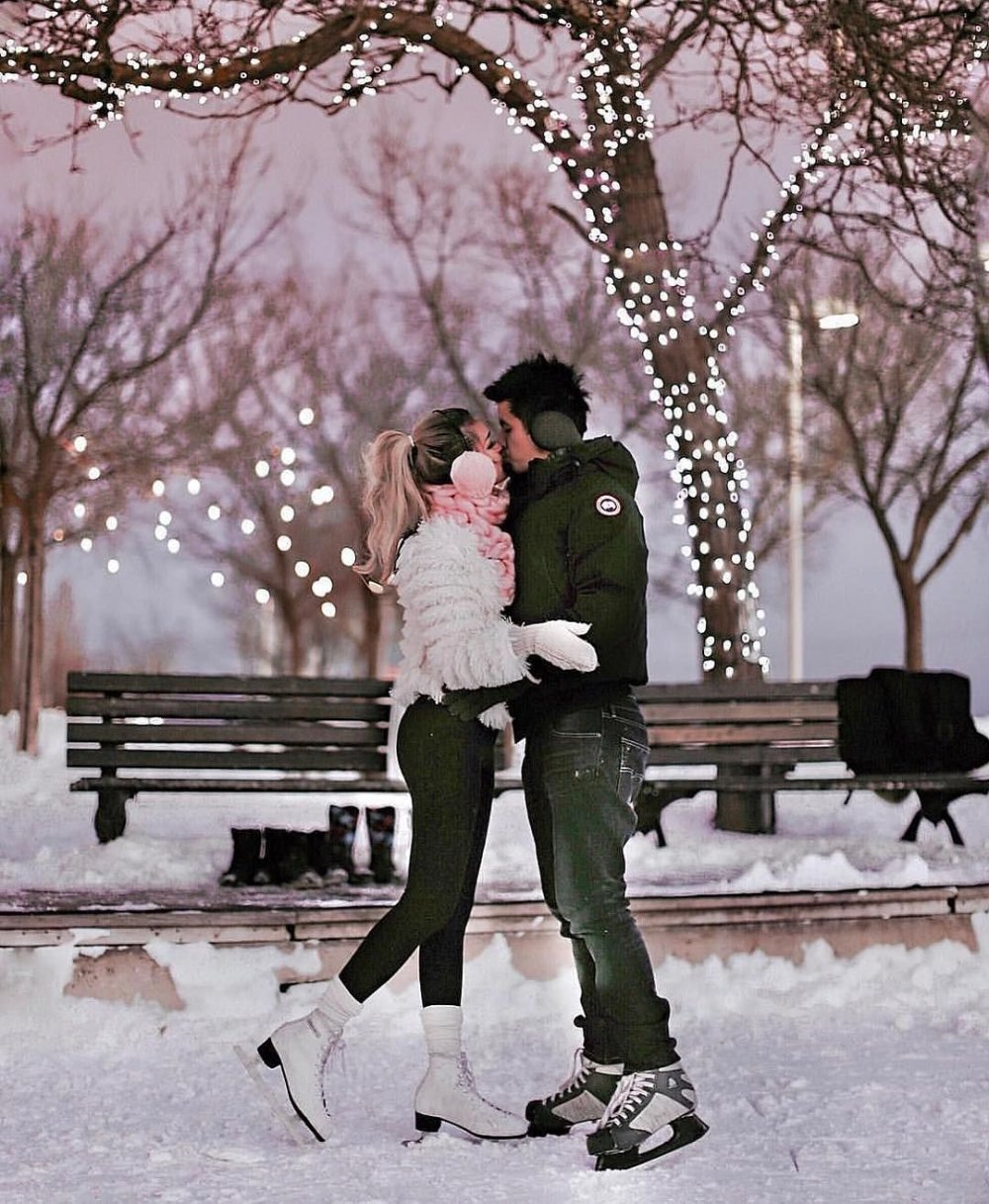 Влюбленные под Снегопадом