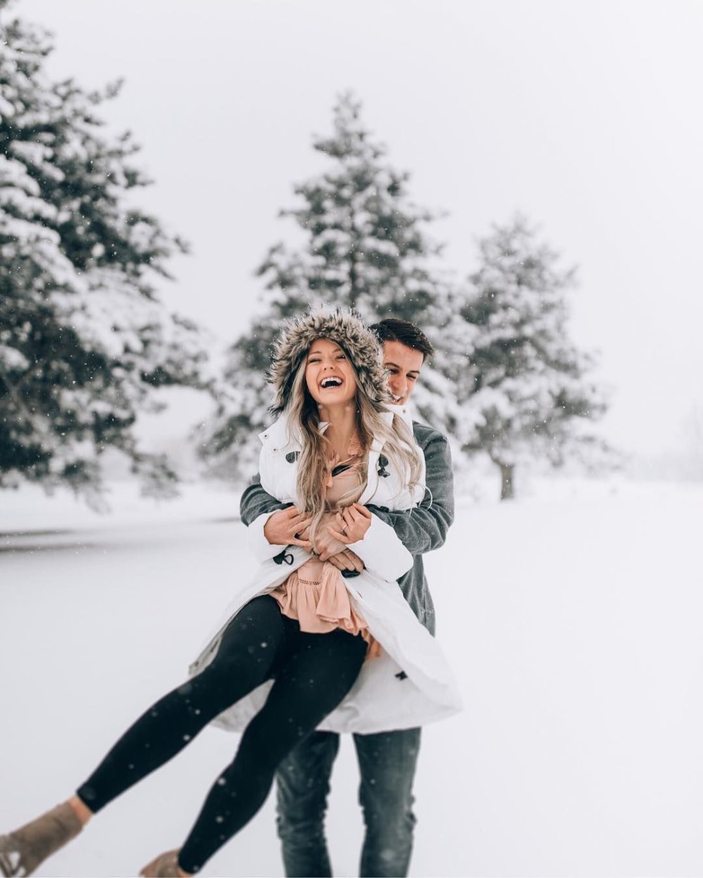 Зимняя фотосессия пары