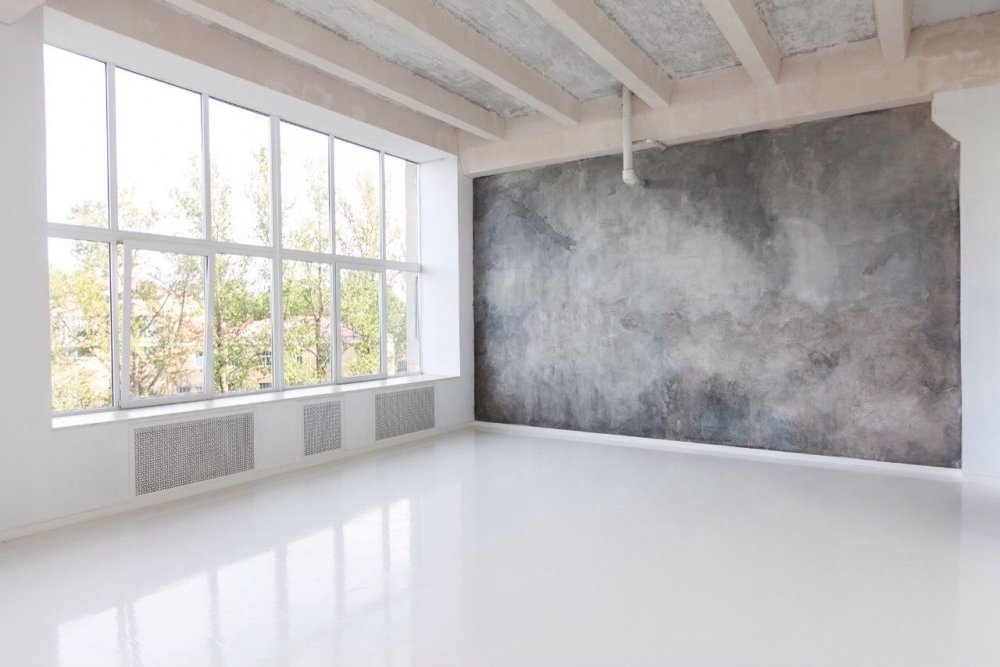 Крашеные бетонные стены