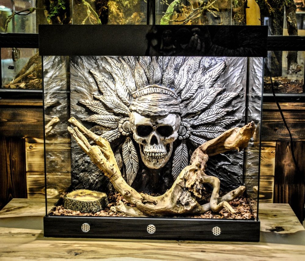 Террариум в стене