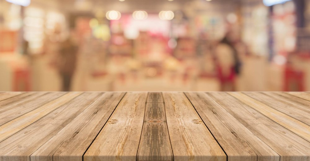 Деревянная поверхность стола