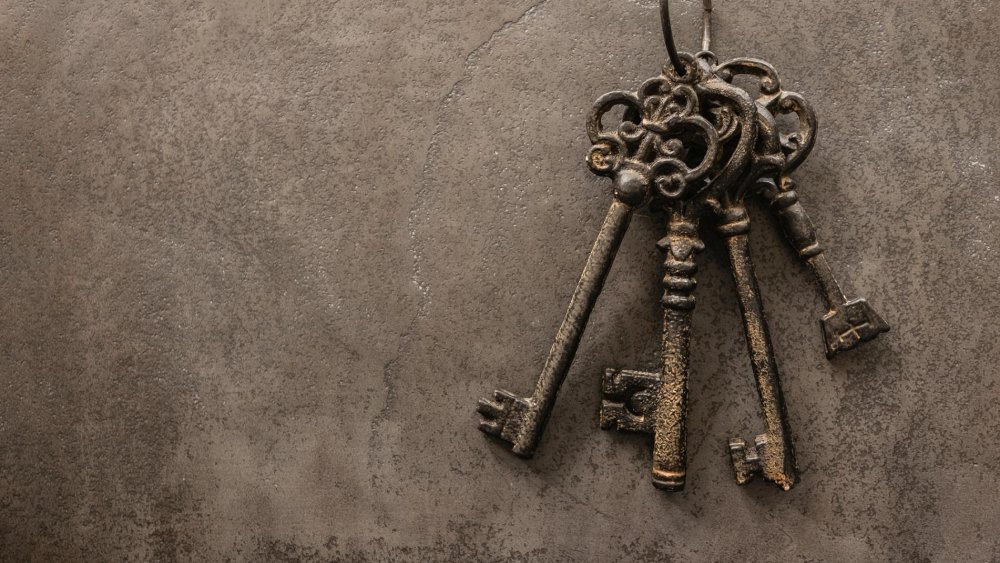 Старинные ключи от замков