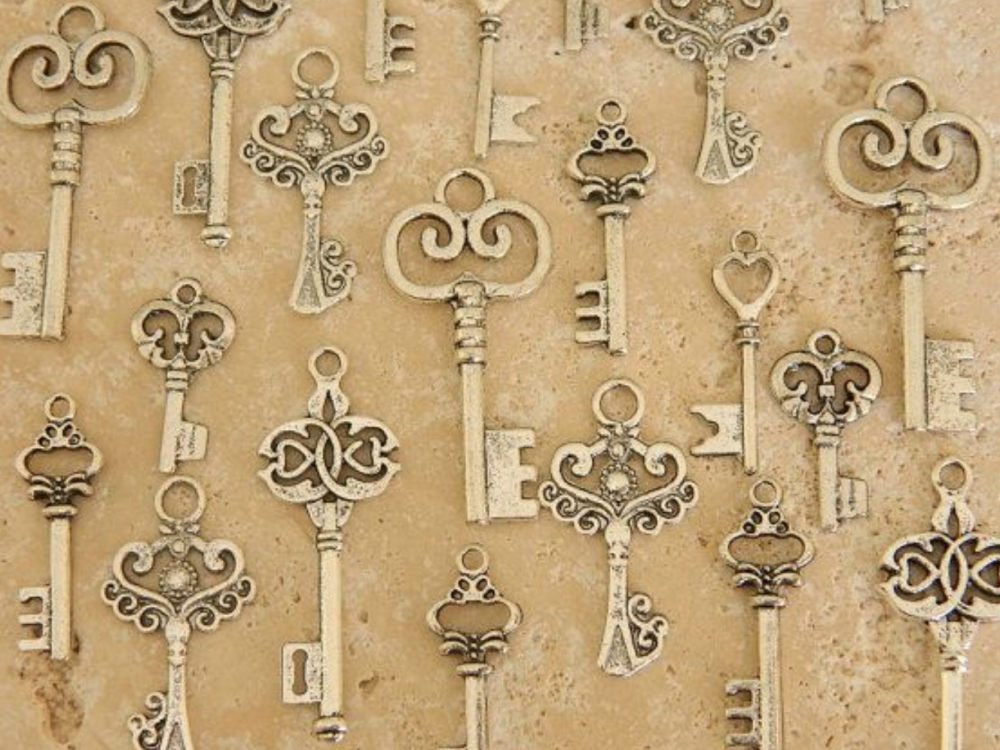 Ключ дверной красивый