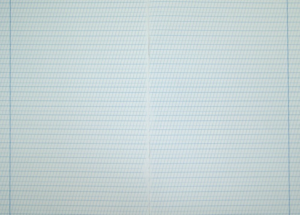 Лист в узкую линию