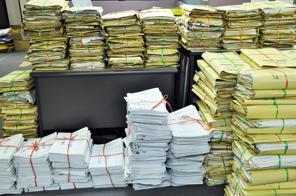 Куча бумаг в архиве