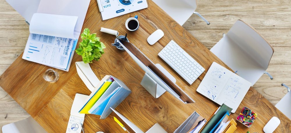 Бумаги на столе