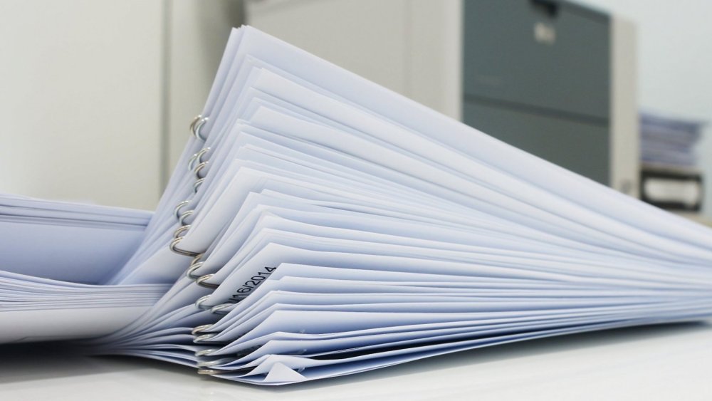 Стопка офисной бумаги