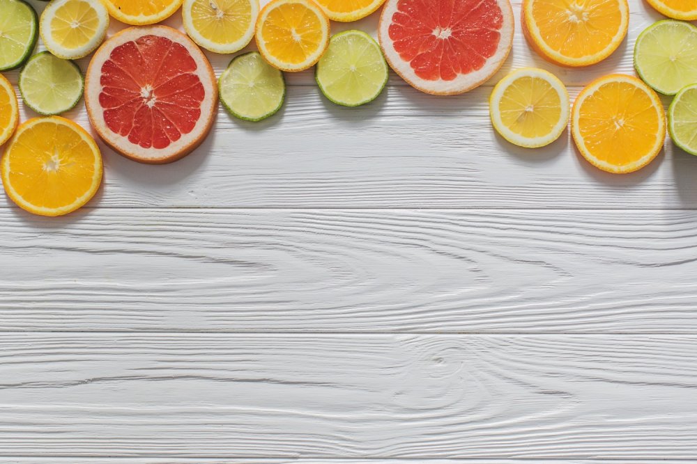 Фрукты на доске