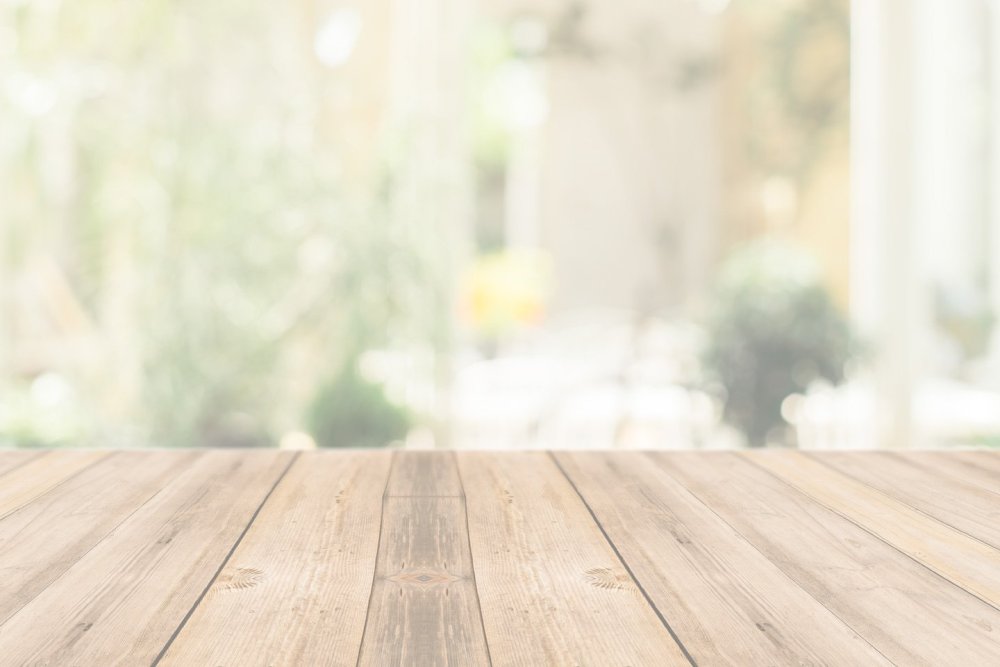 Деревянная поверхность стола