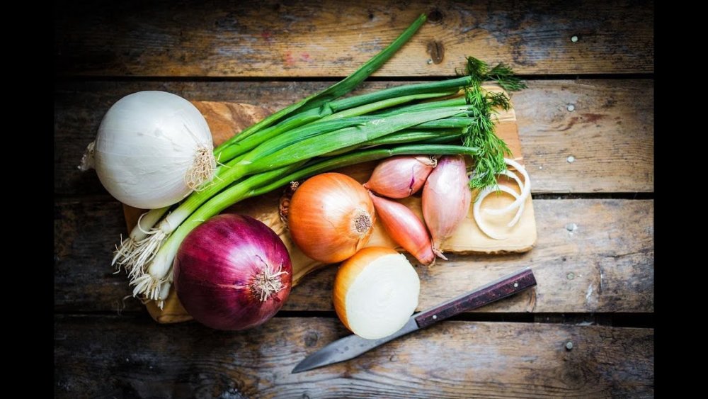 Овощи на белом фоне вид сверху