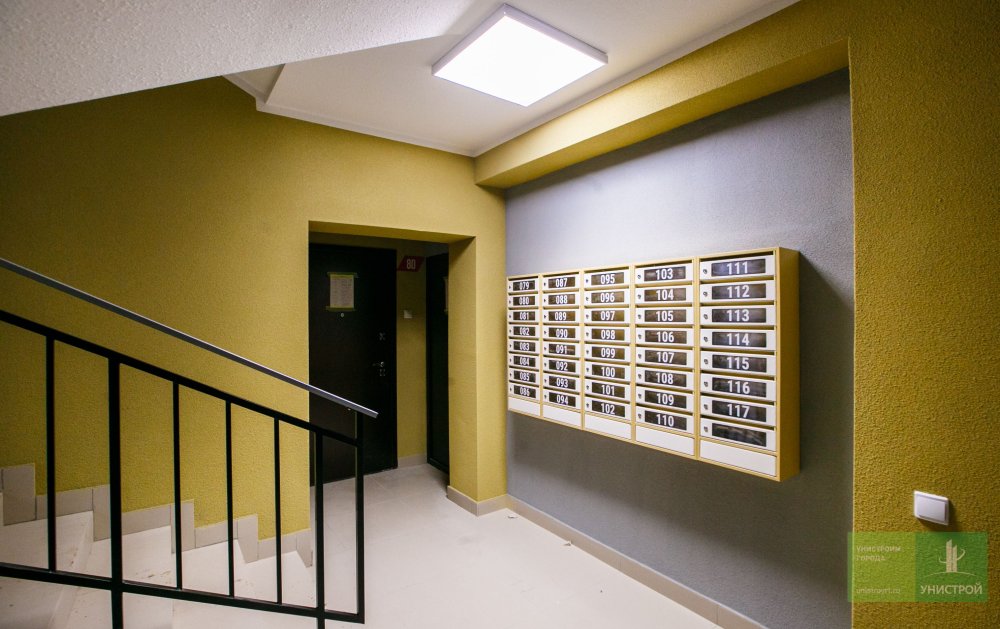 Красивый подъезд жилого дома