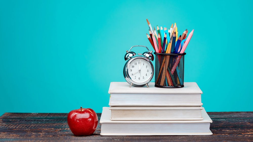 Предметы на столе