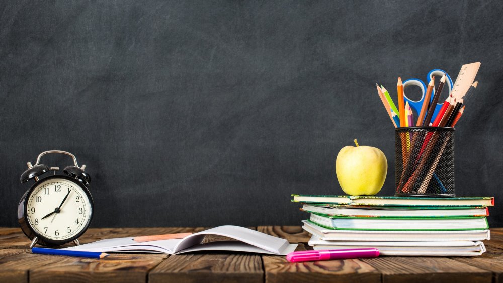 Школьный фон