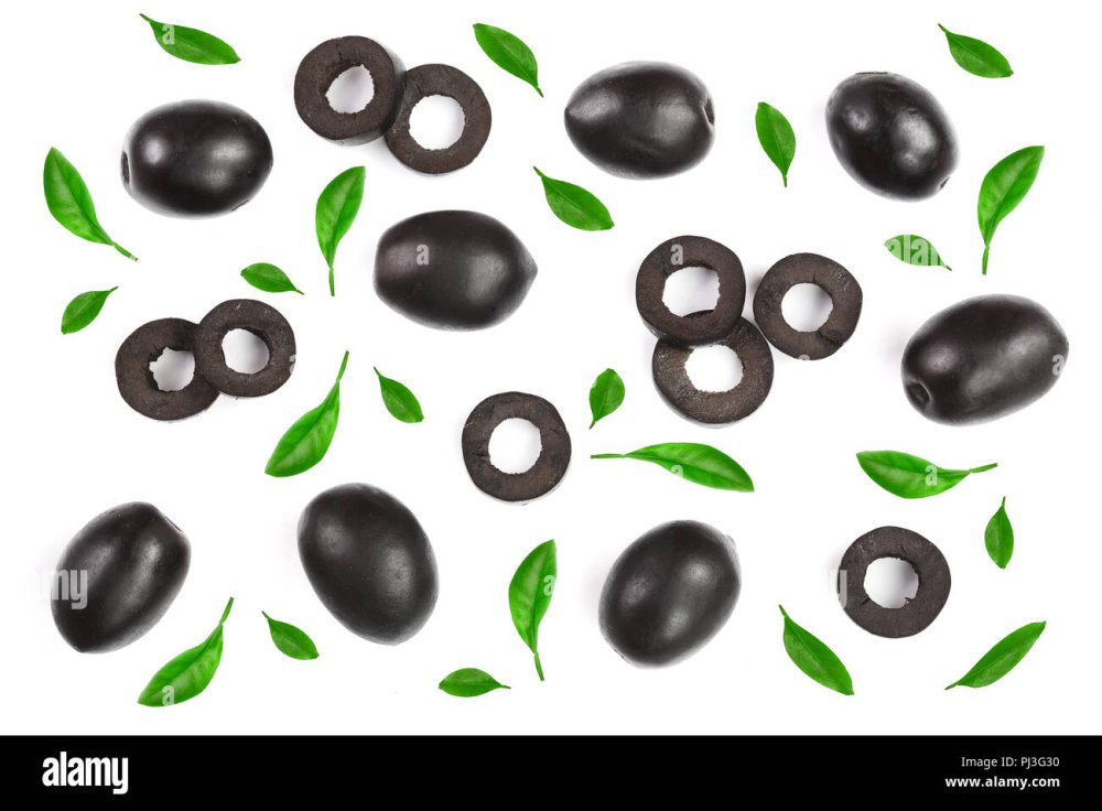 Оливки на фоне дерева