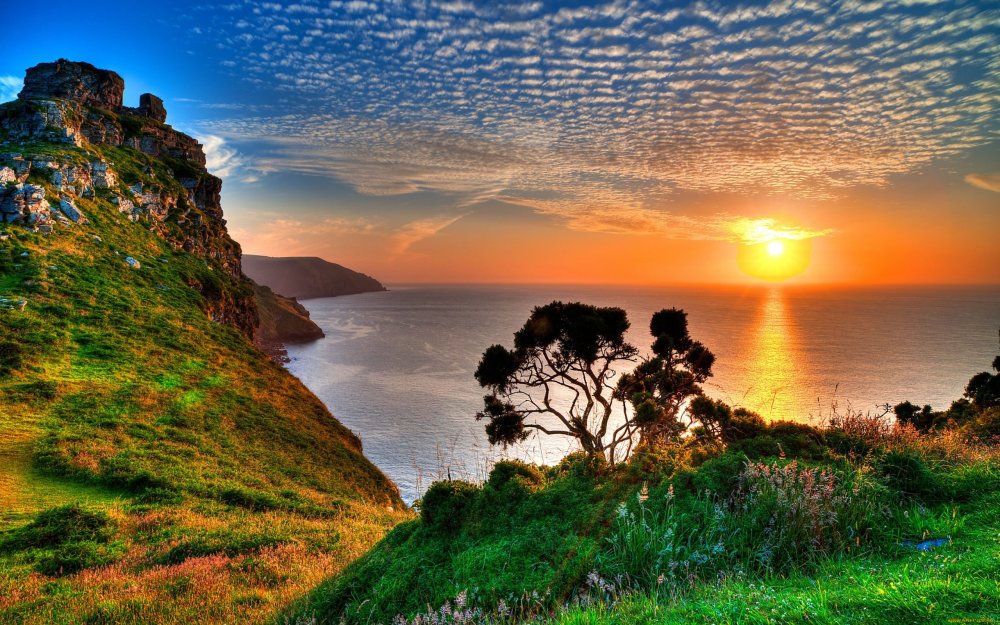 Рассвет море горы