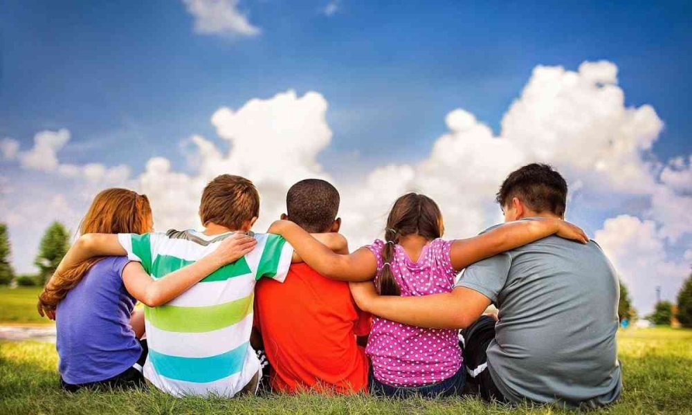 Руки вместе