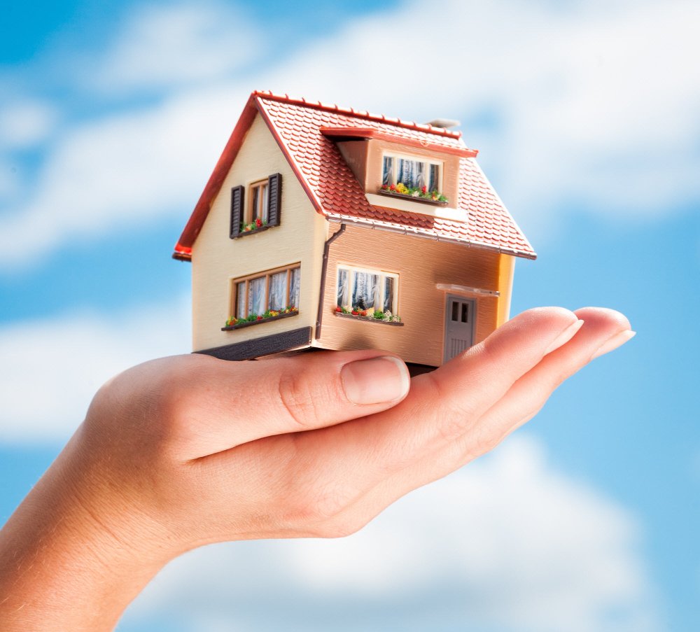 Дом в руках картинки