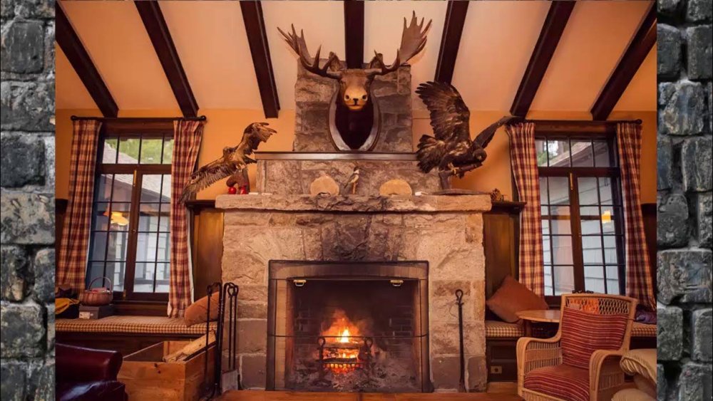 Комната с камином