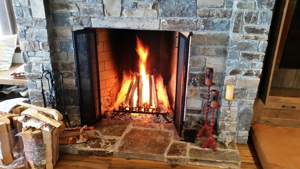 Фон камина с огнем