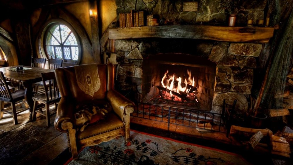 Старинный камин в замке