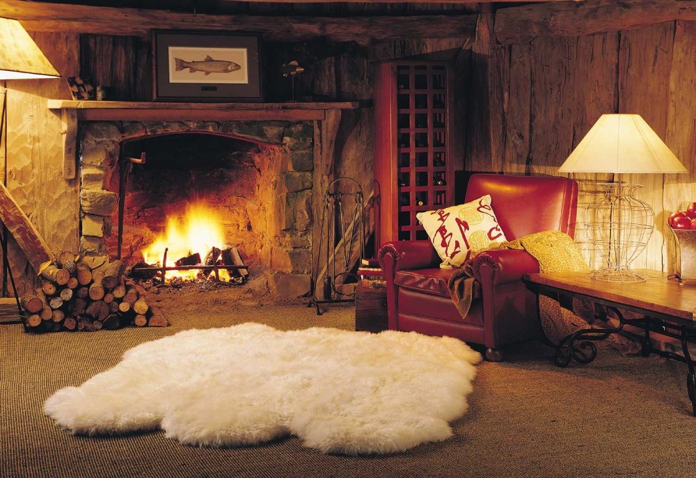 Камин в романском стиле