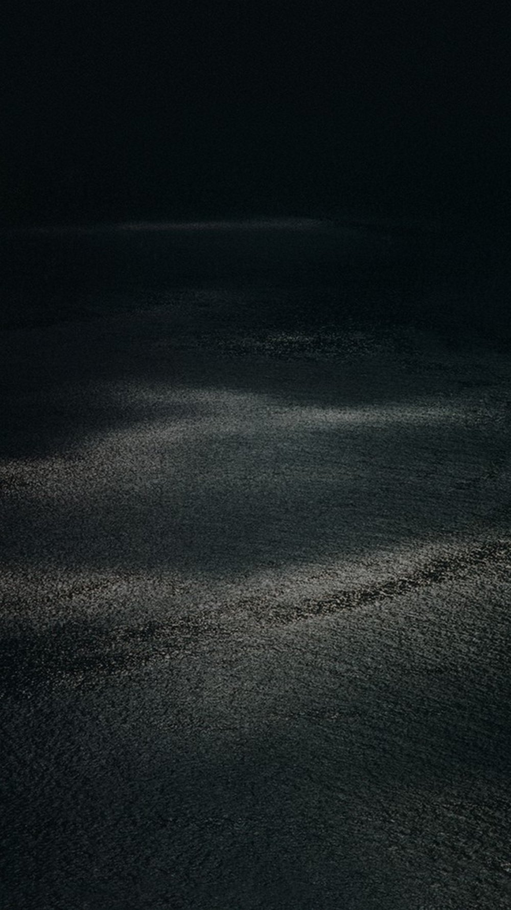 Темный задний фон