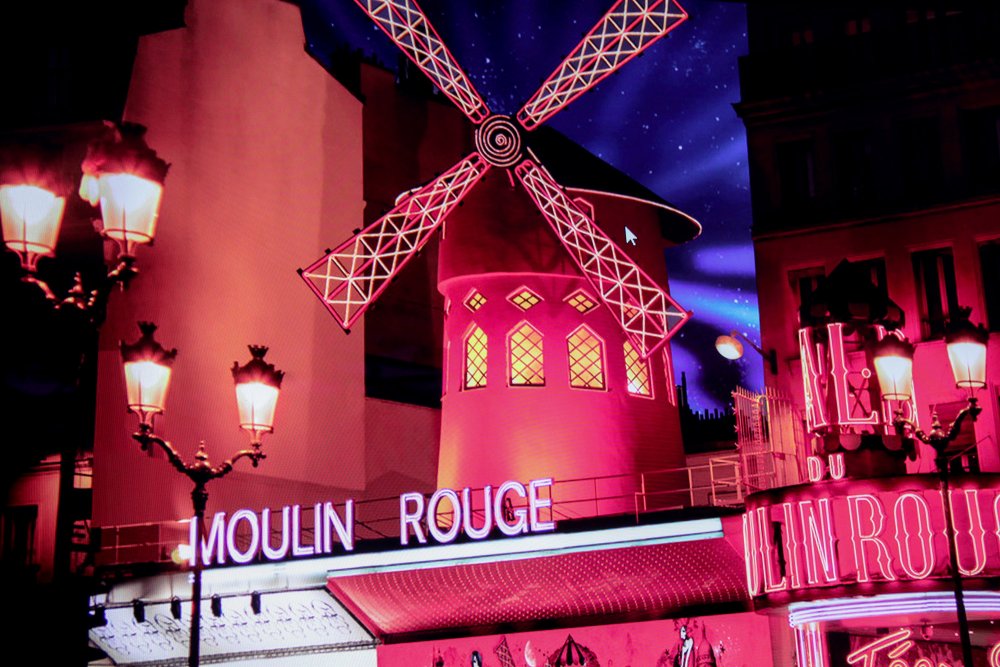 Фотозона Мулен Руж