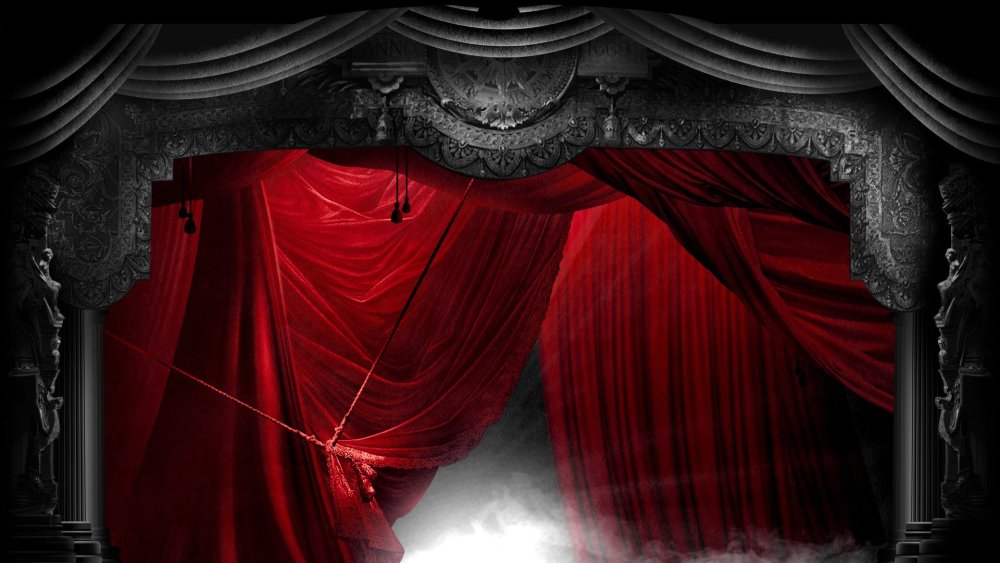 Занавес Михайловского театра