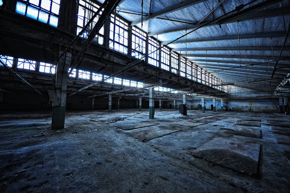 Заброшенный завод внутри