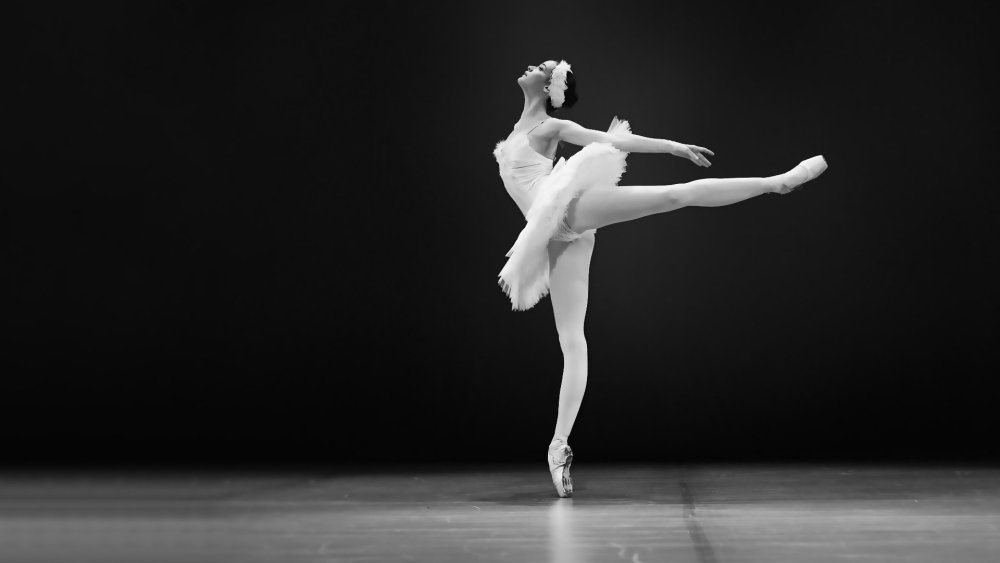 Балерина на красивом фоне