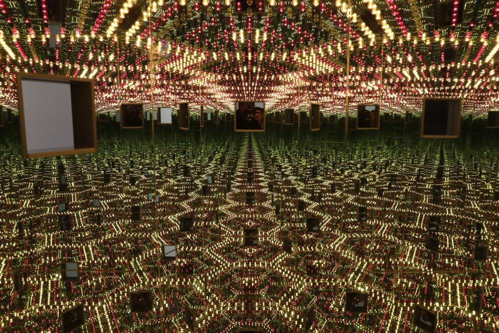 Яёи Кусама Infinity Mirror Room