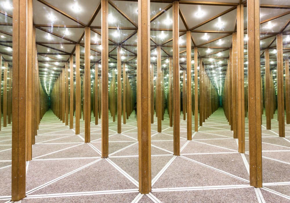 Зеркальный Лабиринт Петршин