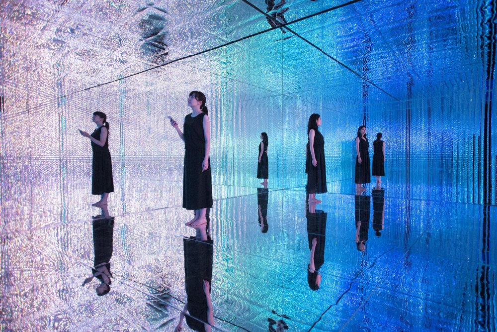 Зеркальная комната