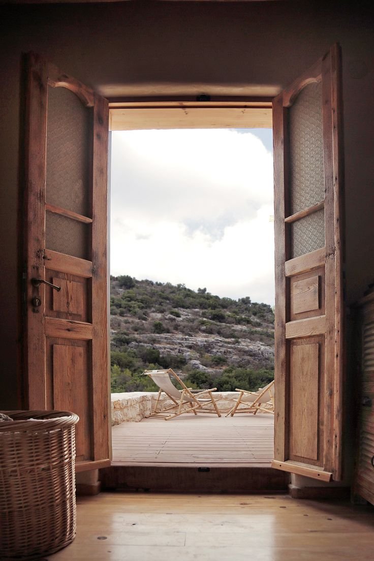 Старинная дверь