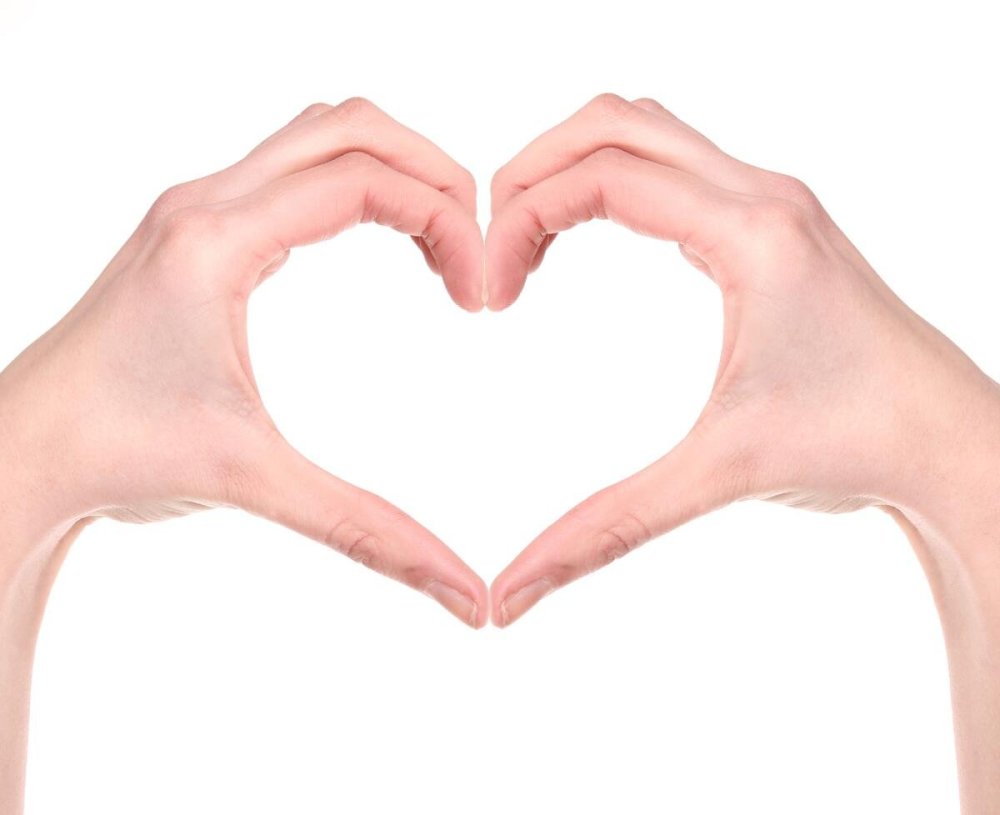 Руки в форме сердечка