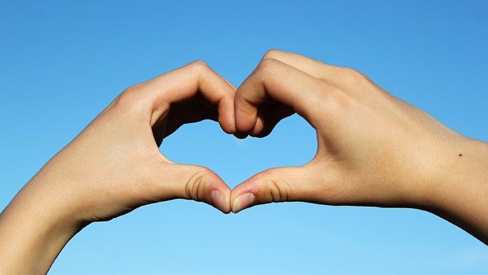 Сердечко из рук
