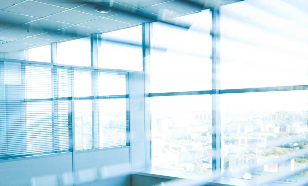 Офис на заднем плане