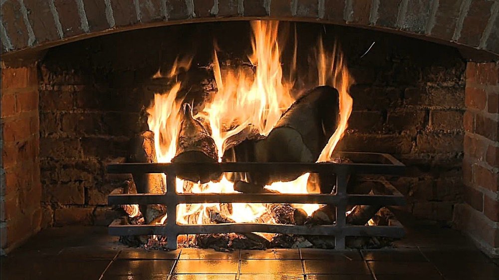Горящий камин