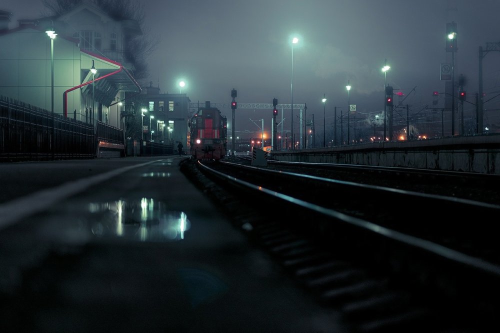 Поезд ночью