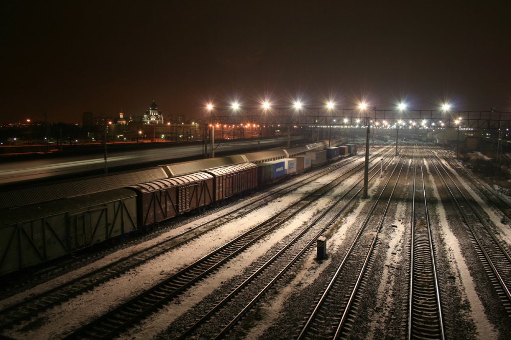 Зимний ночной поезд