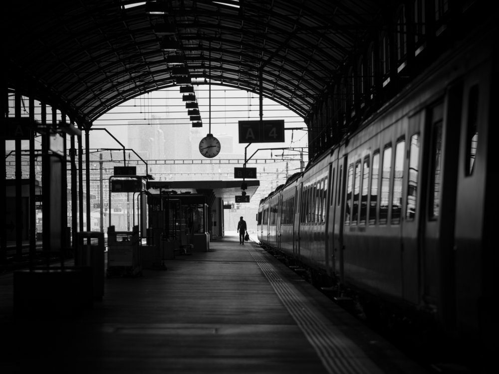 Поезд ночью